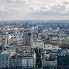 Czy Warszawa jest bezpieczna? Fakty, porady i bezpieczne dzielnice dla turystów i mieszkańców
