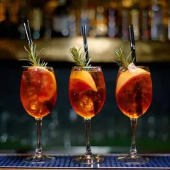  Jak pić aperol? Z czym łączyć ten włoski likier, by mieć idealny smak?
