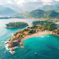 Najpiękniejsze plaże w Czarnogórze: TOP 5 plaż do odwiedzenia