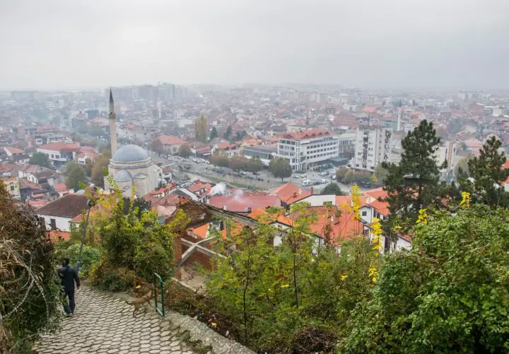 Czy w Kosowie jest bezpiecznie? Aktualna sytuacja i porady dla podróżujących