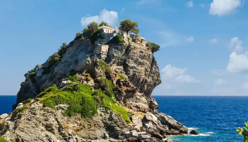 Mamma Mia jaka wyspa: odkryj piękno Skopelos i jego atrakcje