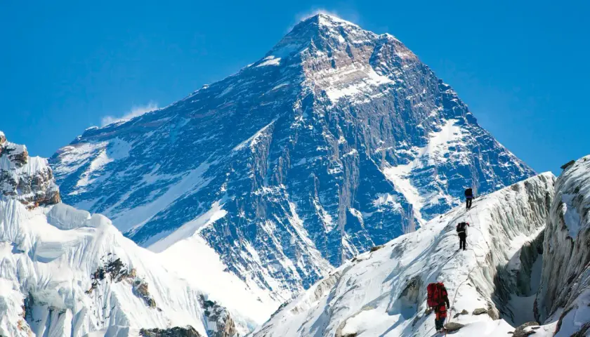 Mount Everest w jakim kraju? Odkryj tajemnice najwyższej góry świata
