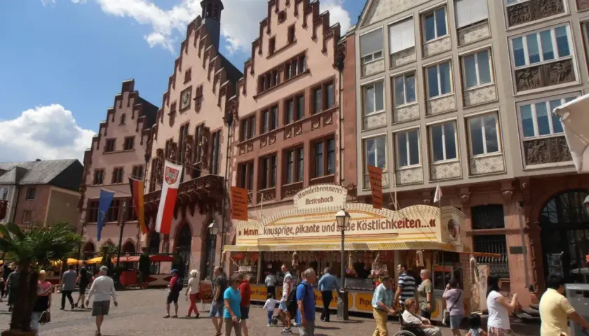 W jakim kraju związkowym leży Frankfurt? Odkryj tajemnice Hesji