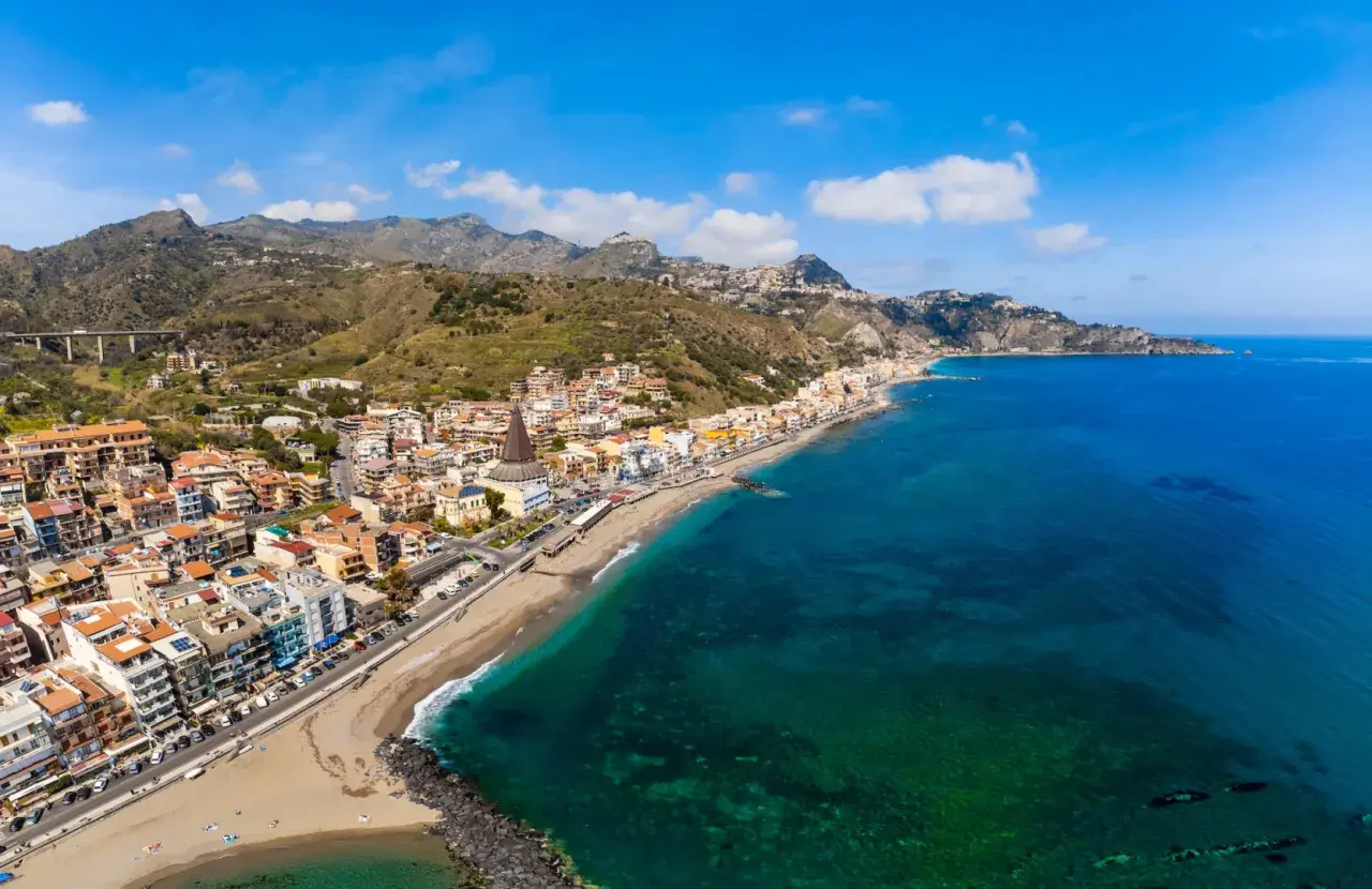 Giardini Naxos - sycylijski kurort w obiektywie blogerki